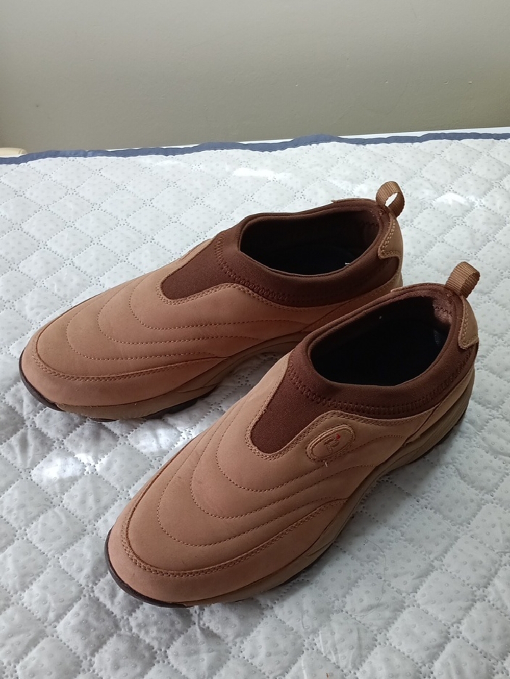 Nwot Propet Slip-On Casual Sneakers Size 10 Wide